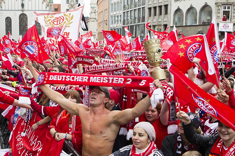 GER, Meisterfeier des FC Bayern Muenchen auf dem Muenchner Marienplatz
