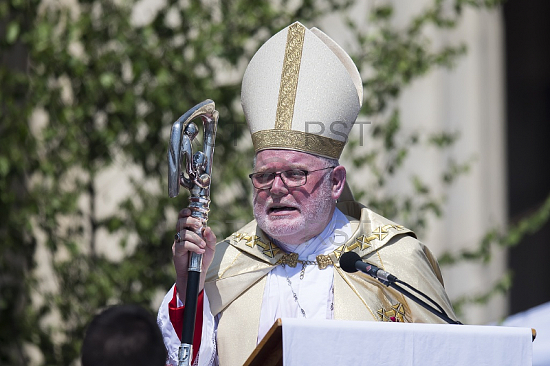 GER, Fronleichnamsprozession in Muenchen mit Kardinal Reinhard Marx
