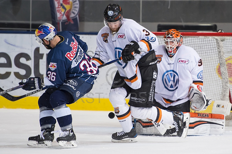 GER, DEL Playoff Finale Spiel 1, EHC Red Bull Muenchen vs. Grizzlys Wolfsburg