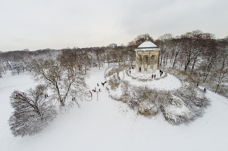 GER, Winterlandschaft am Muenchner Monopteros