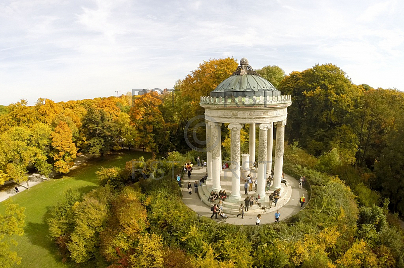 GER, Feature Luftbilder zum Indian Summer im Englischen Garten