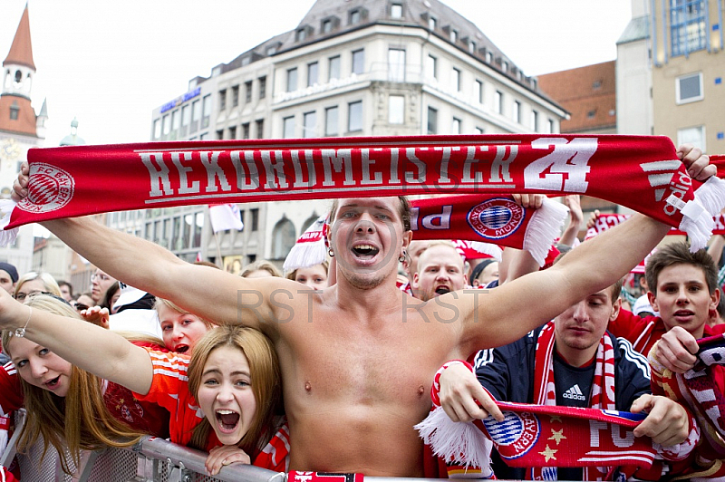 GER, 1.FBL, Meister Double Feier auf dem Marienplatz Muenchen