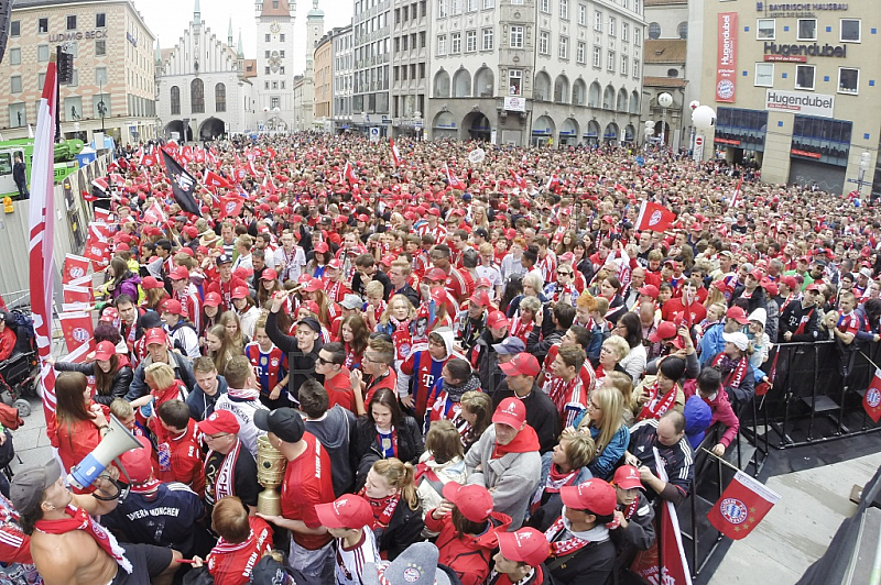 GER, Meisterfeier des FC Bayern Muenchen auf dem Muenchner Marienplatz