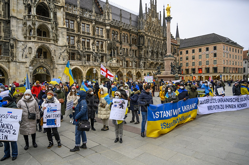 GER, Demo Frieden fuer die Ukraine mit ca 200 Teilnehmern 