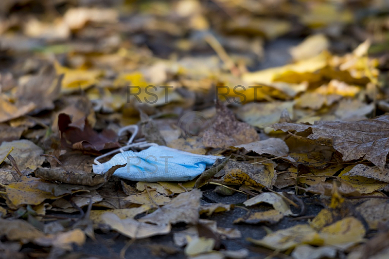 GER, feature ,Masken Muell in der Muenchner Innenstadt, eine Gesundheitsgefaehrdung? 