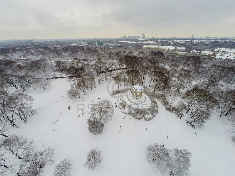 GER, Winterlandschaft am Muenchner Monopteros