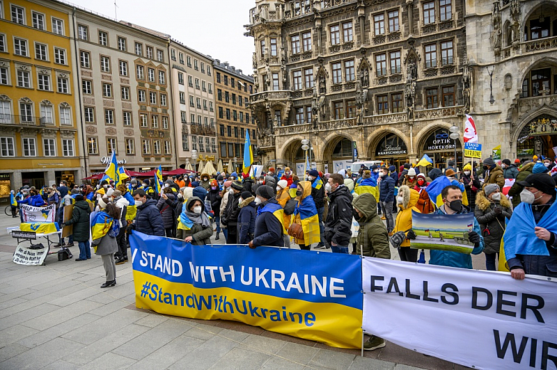 GER, Demo Frieden fuer die Ukraine mit ca 200 Teilnehmern 