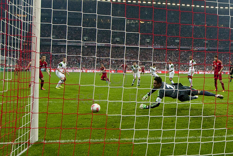 GER, DFB Pokal Halbfinale,  FC Bayern Muenchen vs. VfL Wolfsburg