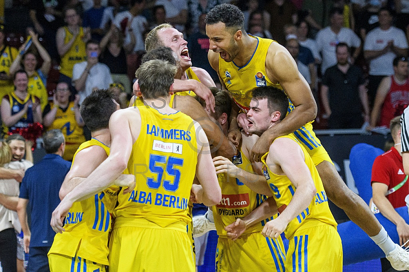 GER, easy credit BBl, Finale Spiel 4, FC Bayern Muenchen Basketball vs. Alba Berlin