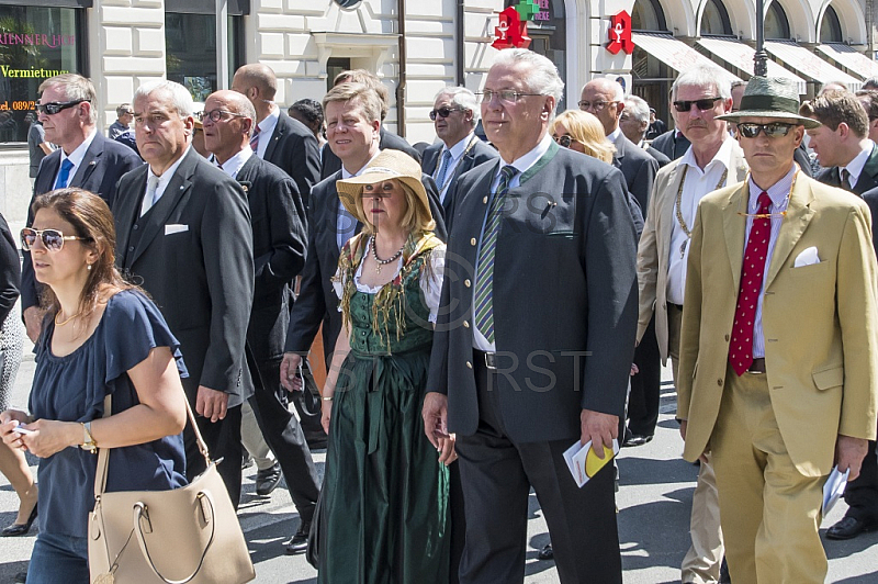 GER, Fronleichnamsprozession in Muenchen mit Kardinal Reinhard Marx GER, Fronleichnamsprozession in Muenchen mit Kardinal Reinhard Marx