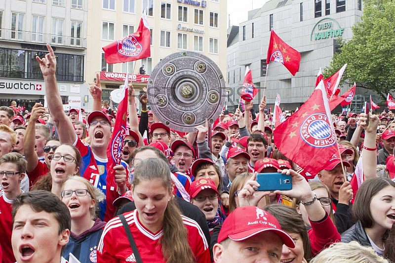 GER, Meisterfeier des FC Bayern Muenchen auf dem Muenchner Marienplatz