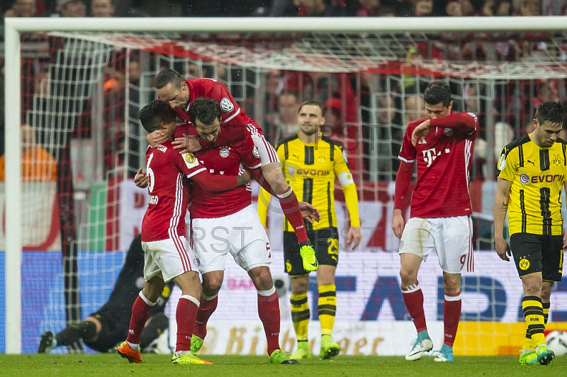 GER, DFB Pokal, Halbfinale,  FC Bayern Muenchen vs. Borussia Dortmund