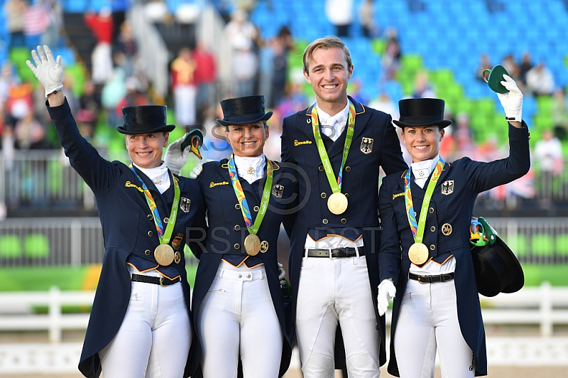 BRA, Olympia 2016 Rio, Reitsport , Dressur Mannschaft Grand Prix Spezial Siegerehrung 