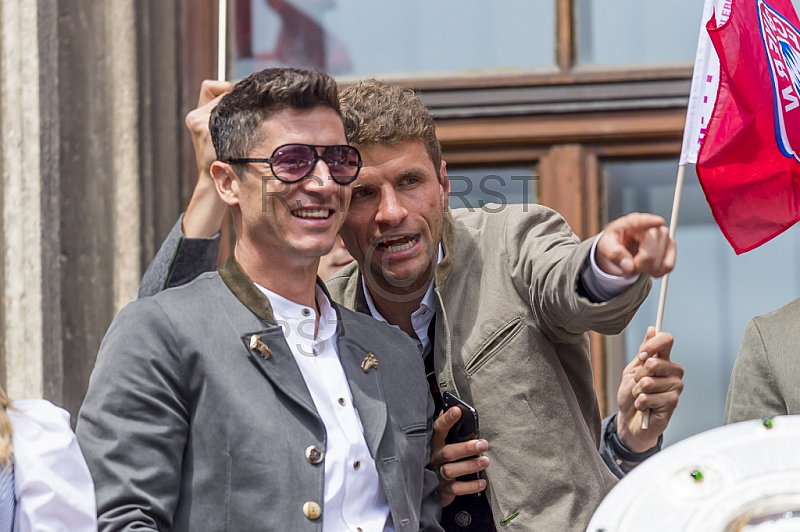 GER, 1.FBL,  FC Bayern Muenchen Meisterfeier auf dem Marienplatz