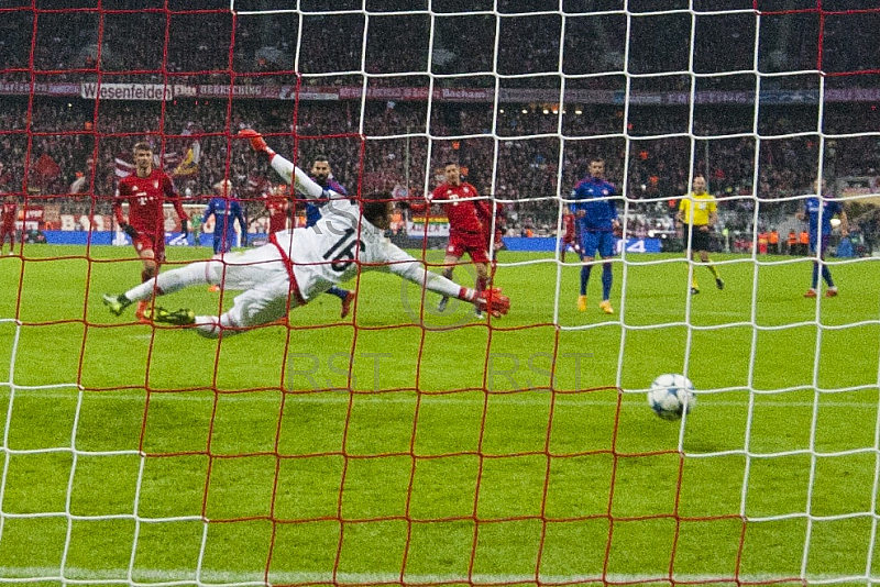 GER, UEFA CL,  FC Bayern Muenchen (GER) vs. Olympiacos FC (GRE)