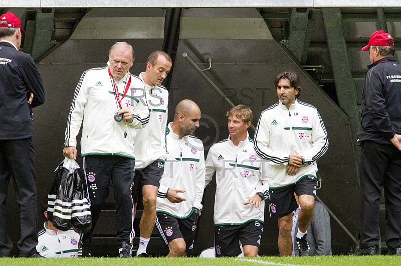 GER, 1.FBL,  Erstes Training mit Pep Guardiola