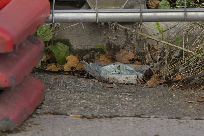 GER, feature ,Masken Muell in der Muenchner Innenstadt, eine Gesundheitsgefaehrdung? 