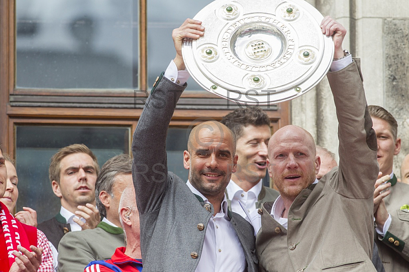 GER, Meisterfeier des FC Bayern Muenchen auf dem Muenchner Marienplatz