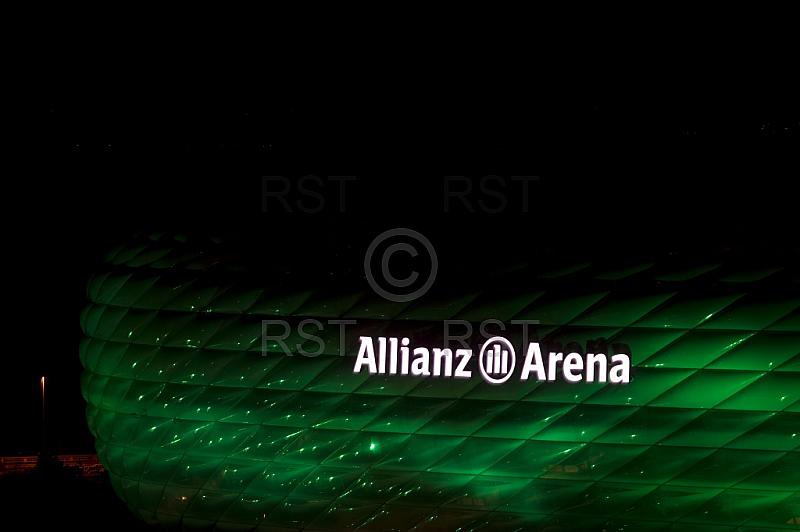 GER, Allianz Arena in Gruen zum St. Patrick s Day