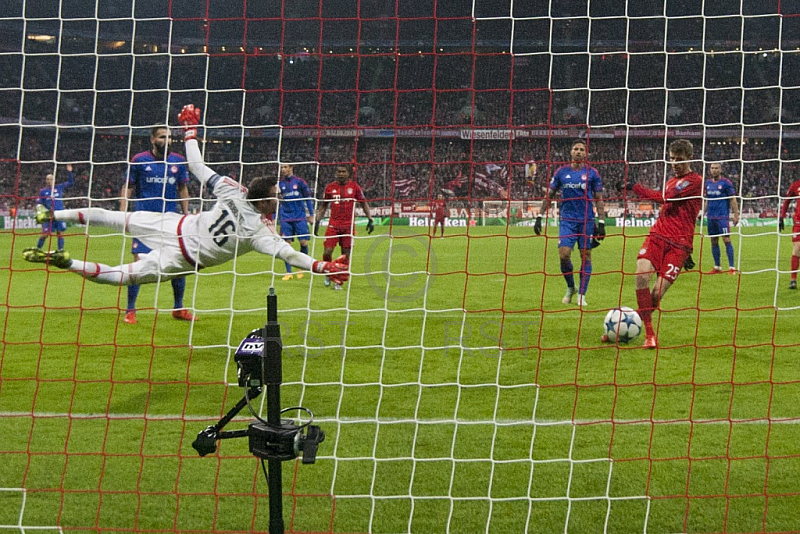 GER, UEFA CL,  FC Bayern Muenchen (GER) vs. Olympiacos FC (GRE)