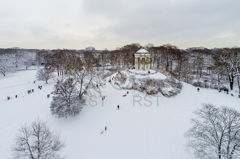 GER, Winterlandschaft am Muenchner Monopteros