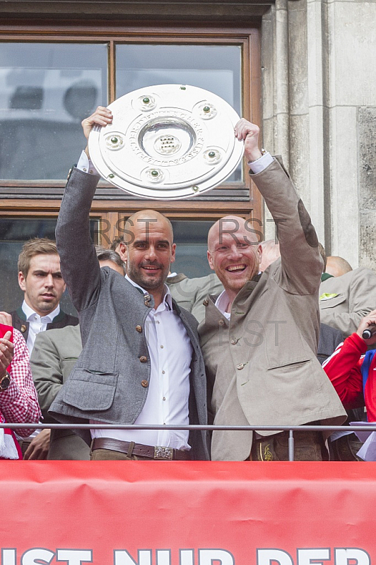 GER, Meisterfeier des FC Bayern Muenchen auf dem Muenchner Marienplatz