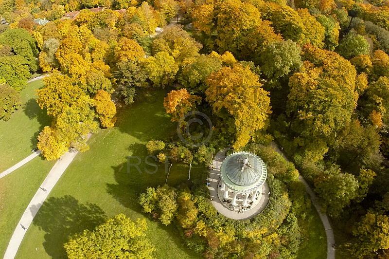 GER, Feature Luftbilder zum Indian Summer im Englischen Garten