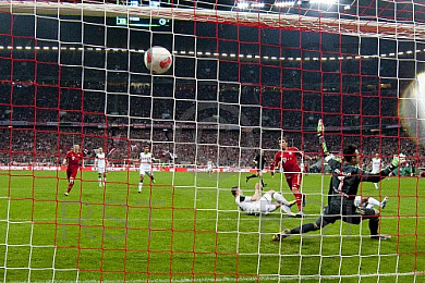 GER, DFB Pokal Halbfinale,  FC Bayern Muenchen vs. VfL Wolfsburg