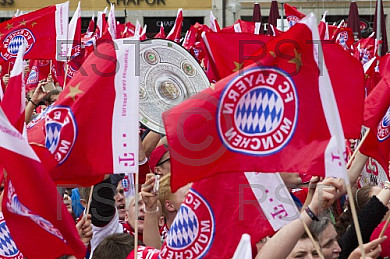 GER, Meisterfeier des FC Bayern Muenchen auf dem Muenchner Marienplatz